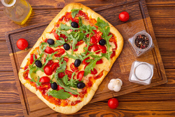 Traditional italian pizza with vegetables