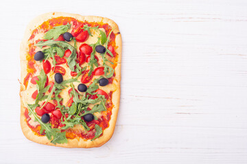 Traditional italian pizza with vegetables