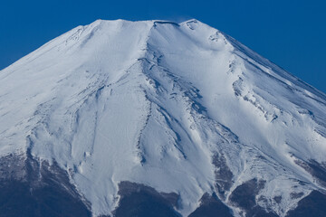 雪の山肌