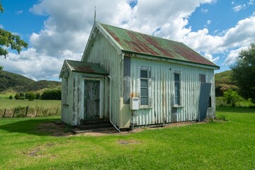Abandoned colonial church in Kutarere, Bay of Plenty, New Zealand. - obrazy, fototapety, plakaty