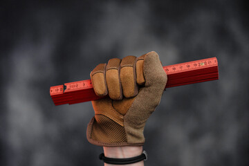 Handwerker mit Zollstock