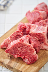 生の牛スネ肉
