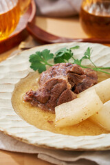 牛スネ肉と大根のスープ