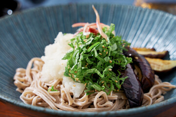 揚げナスと大葉と大根おろしの冷たいお蕎麦