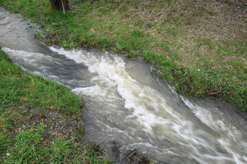 Belgique wallonie riviere eau environnement vallée de la Lesse - 766239065
