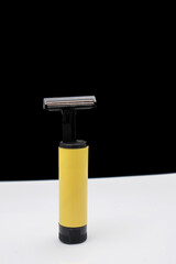 Rasoir de voyage repliable