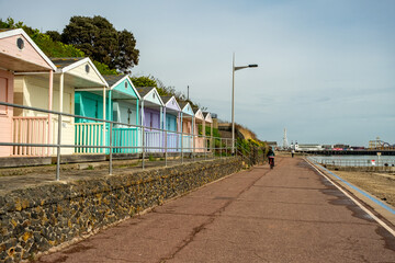 View down the promenade and beach in the coastal town of Clacton-on-Sea, Essex - obrazy, fototapety, plakaty