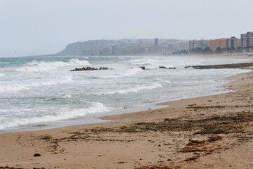 Paisaje maritimo con temporal de levante en el golfo de Alicante, España