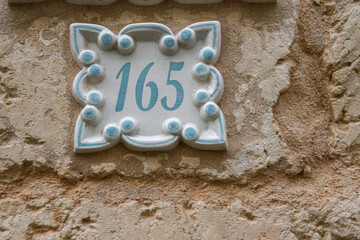 Keramikschild Hausnummer 165