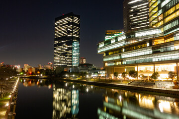 Fototapeta na wymiar 夜の大阪ビジネスパーク