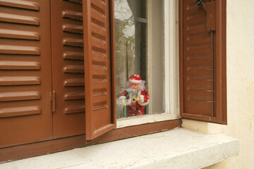Window Watch: Santa Figurine - 766308029