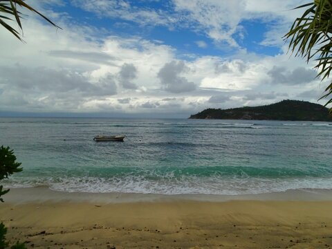 Seychelles, Mah&eacute; Islands, Anse l'Islette beach in Port Launay