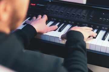 Tocar el piano
