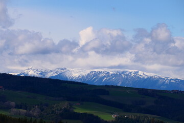 Blick auf die Rax, über die Hügel der Buckligen Welt
