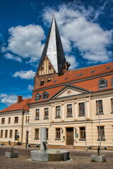 röbel, deutschland - rathaus und turm der nikolaikirche