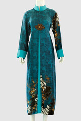 Long dress made from soft satin are widely worn by Malay women and Asian women in general because they convey the image of politeness of Eastern culture.
