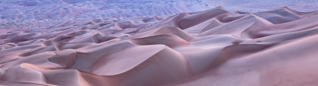 Sand dunes at night, Rub' al Khali desert, Empty Quarter, Abu Dhabi, United Arab Emirates	