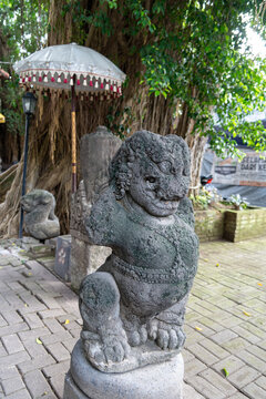 Joko Dolog Buddhist statue (1289) is a legacy of the Singhasari kingdom, and is the embodiment of the last king of the Singosari Kingdom, Kertanagara