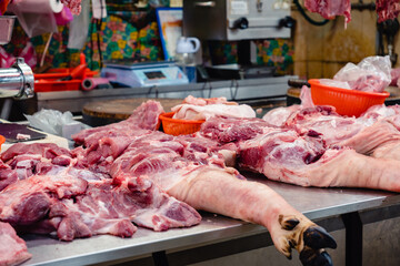 台湾　ウェットマーケット　市場　豚肉　豚足
