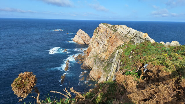 Acantilado en el Cabo Pe&ntilde;as,  en el Conejo de Goz&oacute;n, Asturias, Espa&ntilde;a