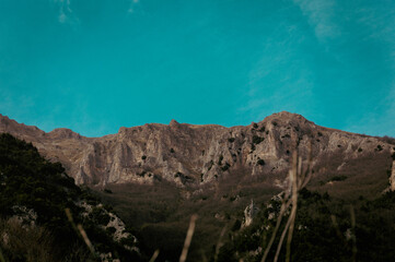 Fototapeta na wymiar Crystal blue sky over the mountain