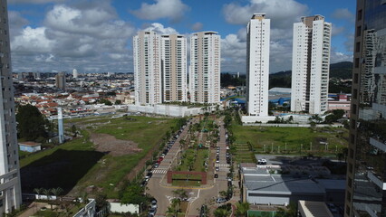 Naklejka premium Visão aérea da cidade de Mogi das Cruzes, São Paulo, Brasil