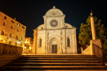 Amazing night view with the beautiful medieval architecture of the St. James cathedral in the old town of Shibenik, Croatia. - 767236012