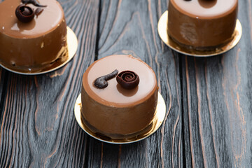 Caramel chocolate cake - 767449800