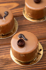 Caramel chocolate cake - 767449849