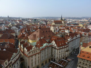 Fototapeta na wymiar Vue panoramique de Prague depuis les hauteurs