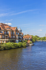 Obraz premium The beautiful view of coastline of the River Thames in Royal Windsor in England.