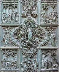 Fototapete MILAN, ITALY - SEPTEMBER 16, 2024: The detail from main bronze gate of the Cathedral -   Virgin Mary with the angels by Ludovico Pogliaghi (1906). © Renáta Sedmáková