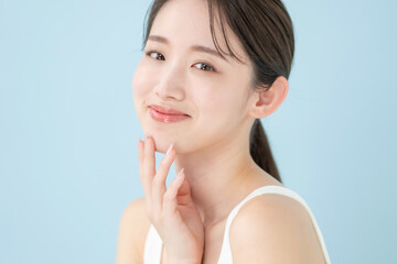 美容・女性・ブルーバック