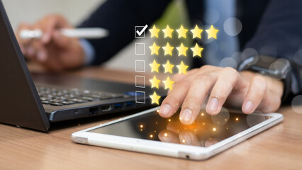 Customer Satisfaction Survey concept, 5-star satisfaction, Users Rate Service Experiences On Online...