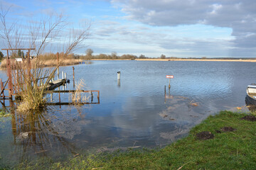 Bootsteg unter Wasser
