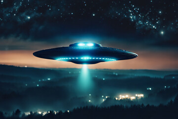UFO in der Nacht über einem Wald - obrazy, fototapety, plakaty