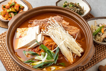 Korean food, seafood, agu, jjim, whole ribs, soup, kimchi, spam, dumplings, meat, clams, kalguksu, sea urchin eggs, side dishes, traditions