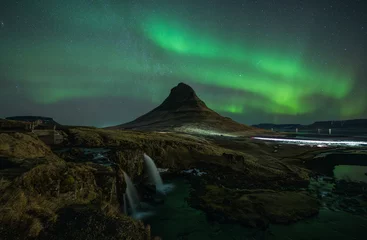 Cercles muraux Kirkjufell The Kirkjufell with a beautiful Aurora borealis on top with a clear sky , Iceland
