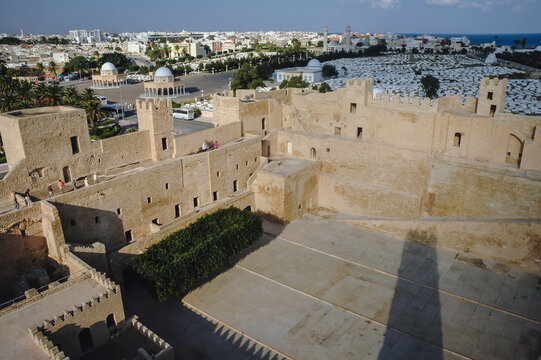 Ribat of Monastir coastal city, Sahel area, Sidi el Mezeri Muslim cemetery on background, Tunisia