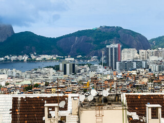 Beautiful view of Sugarloaf Mountain (Morro do Pão de Açúcar), Baia de Guanabara, Niterói,...