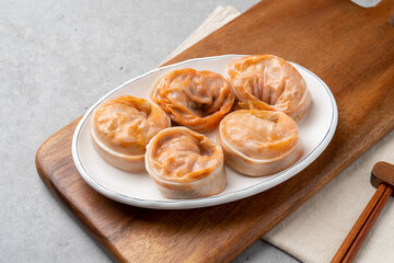 Korean food, Pyongyang, dumplings, cold buckwheat noodles, bibim, Kaesong, charcoal fire, grilled, spicy, pork, and king dumplings