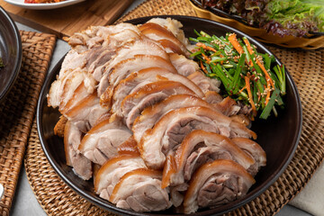 Korean food, pig's feet, pork, bossam, lettuce, perilla leaves, spicy, garlic, pepper, salted shrimp,