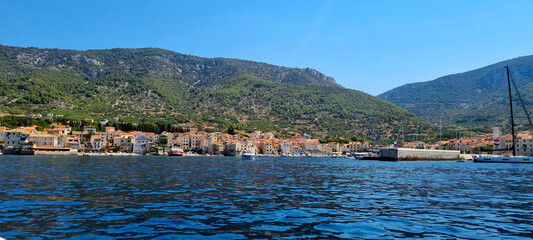 hvar by boat