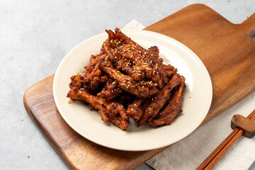 Korean food, chicken feet, boneless, spicy, soup, steamed eggs, flying fish eggs, rice balls, side dishes, pickled radish, tteokbokki