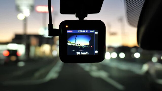 ドライブレコーダーは自動車用の録画録音ができる車載装置
