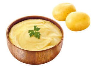 cumbuca de madeira com purê de batatas acompanhado de batatas cruas isolado em fundo transparente