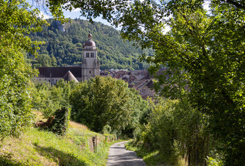Poligny, connue dans le monde entier pour être la capitale du comté, dans le département du Jura...