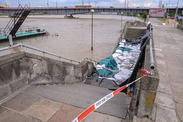 Critically high level of the Vistula River in Warsaw during 2010 Central European floods, Poland