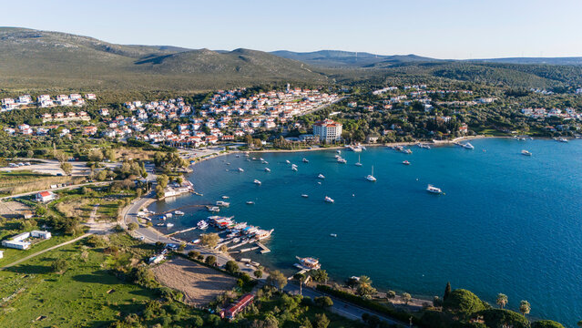 The name of Ildırı, which is a neighborhood of &Ccedil;eşme district in İzmir, is Erythrai in the ancient period.