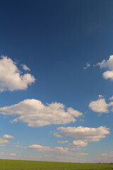 Obraz premium A blue sky with clouds